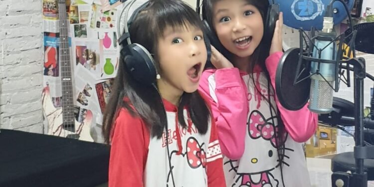 .:: MONICA STEFFI ::. (Si Mungil Bersuara Emas)