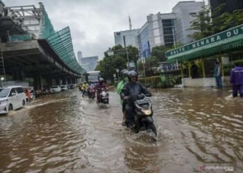 Sejumlah Titik di Jakarta Kebanjiran, Pintu Air Sunter Hulu Sudah Siaga 1