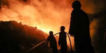 Kilang Minyak Balongan di Indramayu Meledak dan Terbakar