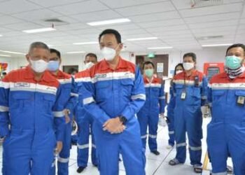 Usai Keliling Lapangan Gas hingga SPBU, Ahok Blusukan ke Pusat Komando Pertamina