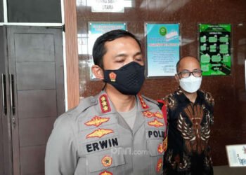 Simpatisan  Rizieq Shihab Datangi Pengadilan Minta Vonis Bebas, Kombes Erwin: Silakan Saja